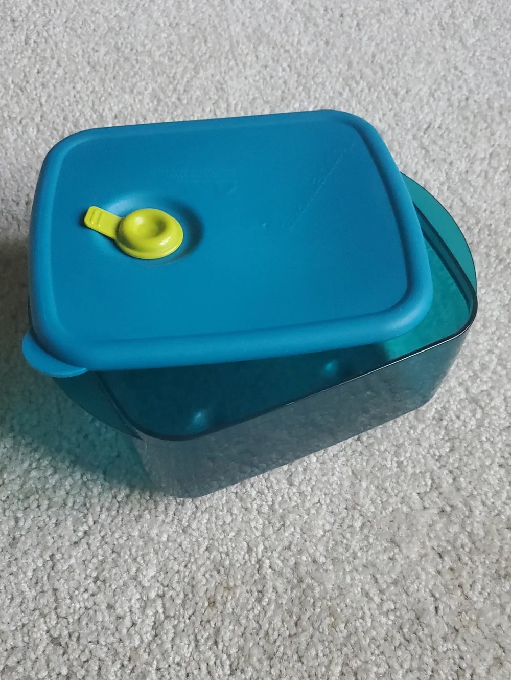 Tupperware Vent N Serve Microwave Container